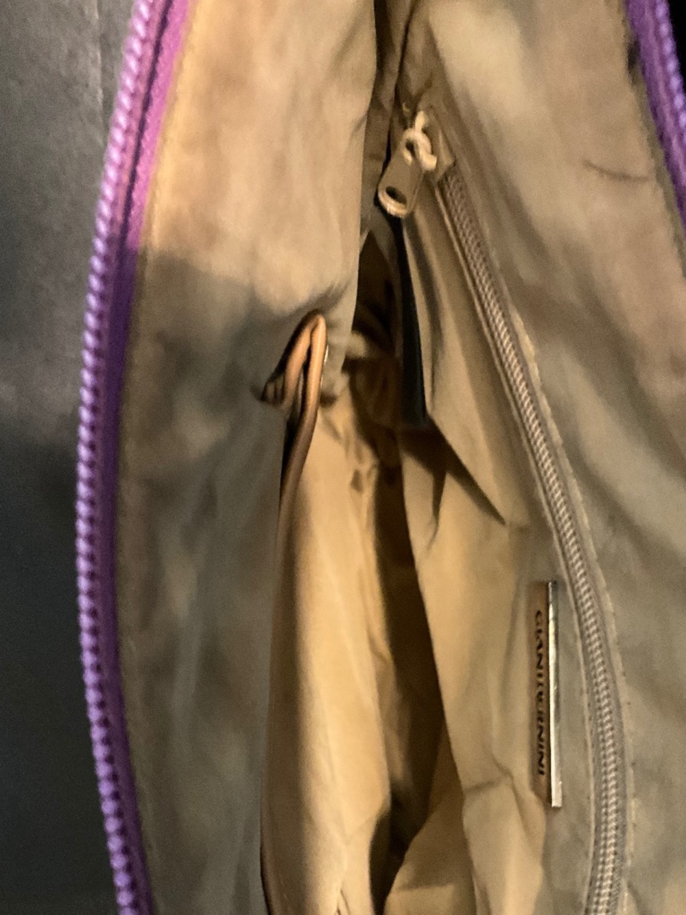 Gianni Bini pink crossbody mail bag.   5-A1c - Picture 3 of 14
